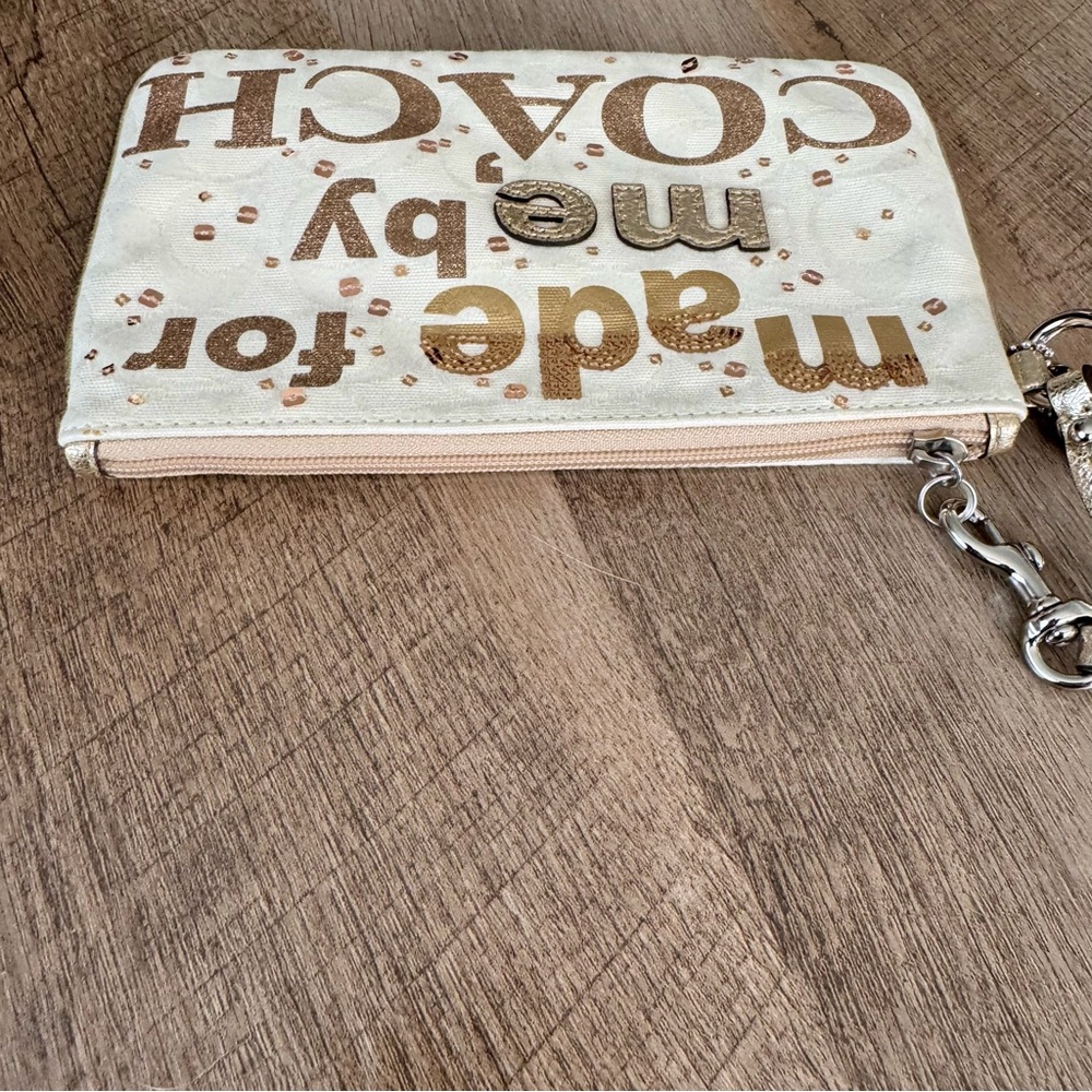 Coach Poppy “Made For Me By Coach” Large Wristlet Style 43776 - Picture 6 of 14